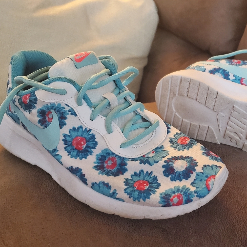 Nike floral shoes